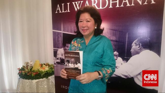 Marie Elka Pangestu sebagai editor buku ini menyatakan bahwa ide penulisan buku ini datang saat sesi makan siangnya dengan Ali.