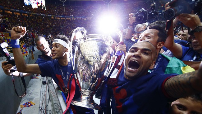 Dani Alves merupakan elemen penting dari tim Barcelona saat ini namun dirinya ternyata nyaris bergabung dengan Real Madrid.