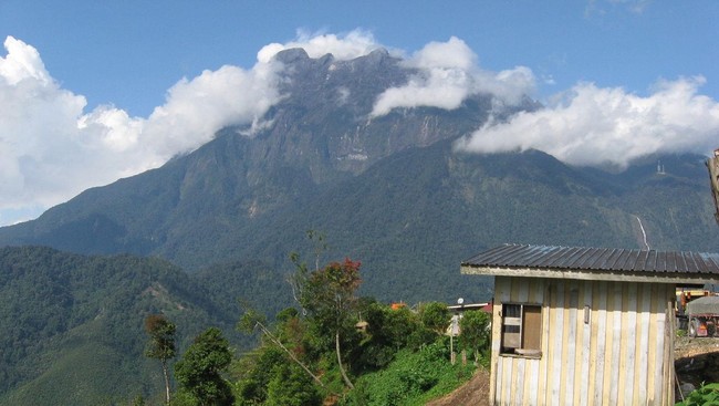 Hampir tiga bulan setelah Gunung Kinabalu ditutup akibat gempa pada awal Juni lalu, Gunung Kinabalu akan dibuka pada September mendatang.