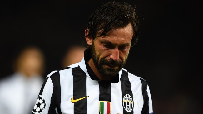 Air mata dan raut wajah penuh duka pemain andalan Juventus, Andrea Pirlo, mewarnai kekalahan 1-3 sang Nyonya Tua dari Barcelona, Minggu (7/6) dinihari.
