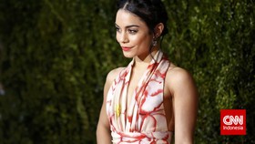 Vanessa Hudgens Tetap Profesional di Tengah Duka