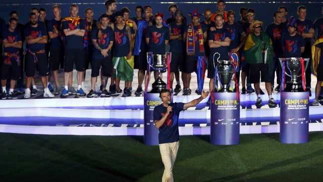Hukuman untuk Barcelona dari FIFA semakin berat. Hingga kini pihak Barcelona belum merespons sanksi terbaru yang diberikan FIFA.
