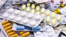 Dokter Minta Pemerintah Hapuskan Bea Masuk Obat Impor