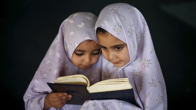 Cinta kasih senantiasa milik anak-anak sedunia tanpa perbedaan apapun atau membedakan apapun.