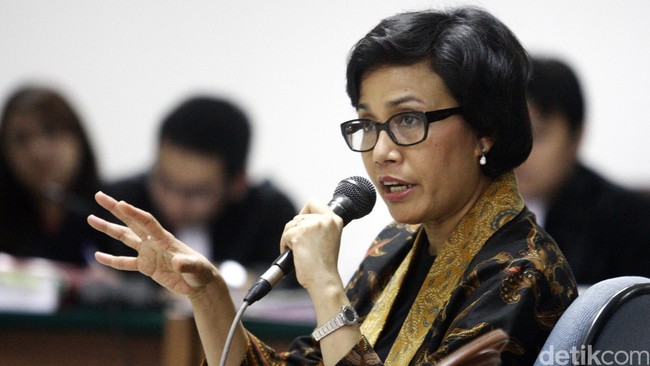 Sri Mulyani Indrawati mengungkapkan dunia membakar uang US$ 550 miliar pada 2013 untuk menyubsidi BBM yang banyak dinikmati orang kaya.