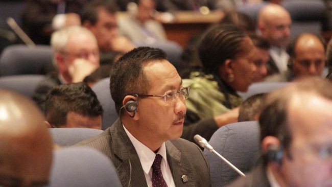 "Tunjukkan orang Indonesia mampu mengambil kebijakan di lembaga internasional, jangan terus jadi pasar," kata Bambang Susantono.