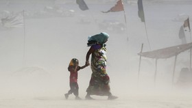 Korban Perkosaan India Harus Bawa Batu di Kepala