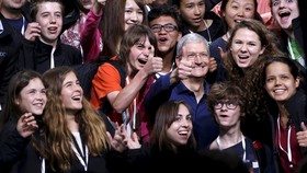 Bos Apple Senang Pernikahan Gay Dilegalkan