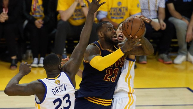 Menurut LeBron James, kemenangan Cleveland Cavaliers di final NBA akan dicapai melalui kerja keras dan bukan dengan bermain seksi dan menggemaskan.