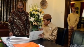 Jokowi Putuskan Sendiri Rapor Merah atau Hijau Menteri
