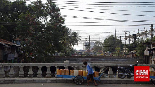 Setelah Jilakeng, Komplek pelacuran lain itu dikenal dengan sebutan Macau Po. Berada di dekat Stasiun Jakarta Kota atau sering disebut dengan Stasiun Beos.