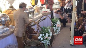 Kemeriahan Prosesi Sadean Dawet di Rumah Calon Besan Jokowi