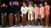 Foto-foto Kekhidmatan Akad Nikah Gibran-Selvi Putra sulung Presiden RI, Gibran Rakabuming Raka dan gadis pujaannya Selvi Ananda baru saja menjalani prosesi akad nikah.