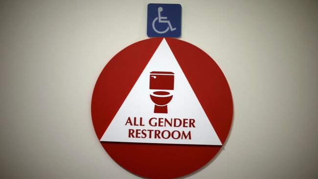 Peneliti menyarankan untuk flushing toilet dalam kondisi tertutup untuk mencegah sebaran penyakit.