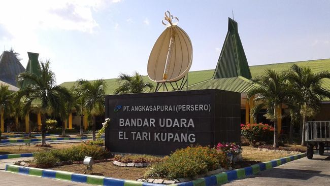 Bandara El Tari Kupang di NTT telah beroperasi sejak tahun 1928 di masa penjajahan Belanda. Nama aslinya, Lapangan Terbang Penfui, yang berarti 'hutan jagung'.
