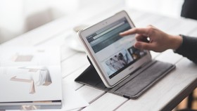 Komputer 2 in 1 Selamatkan Tablet dari Keterpurukan