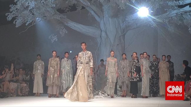 Masuk Ke Alam Mimpi Biyan Dalam Koleksi Busana Dream