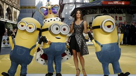 Sandra Bullock Dilirik Banyak Bujangan Inggris
