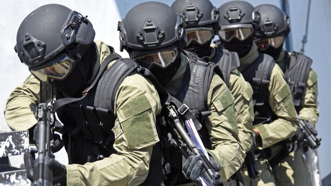 TNI membantah kabar salah satu anggotanya bergabung dengan ISIS, seperti halnya polisi asal Jambi Brigadir Syahputra yang kini diklaim tewas di pertempuran.