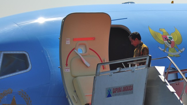 Pihak Istana membantah telah membeli pesawat kepresidenan baru tipe Boeing 777-300 ER yang juga dikabarkan sebagai pesawat rombakan milik Garuda Indonesia.