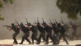 Jip Militer Israel Tabrak Warga Palestina hingga Tewas