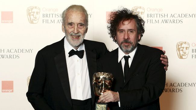 Kalau Marvel punya X-Men, Tim Burton mengisahkan anak-anak mutan aneh lewat Miss Peregrine’s Home for Peculiar Children.