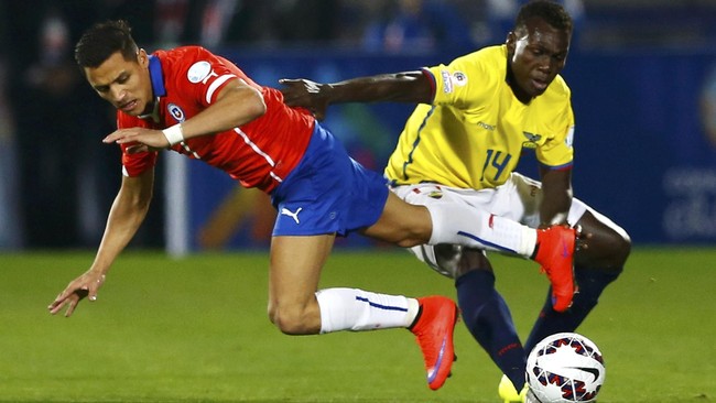 Belum ada gol yang tercipta pada babak pertama pertandingan pembuka Copa America 2015 antara tuan rumah Chile vs Ekuador di Stadion Nasional, Santiago, Chile.