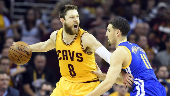 Matthew Dellavedova mendapatkan pujian sekaligus kritikan atas aksi kerja keras dan permainan 'rusuh'-nya di panggung final NBA.