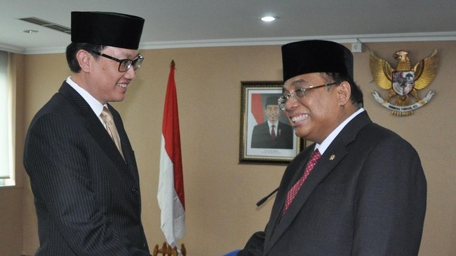 Presiden Joko Widodo juga menginstruksikan kementerian dan lembaga untuk membeli kapal hasil produksi dalam negeri