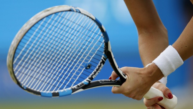 Federasi tenis Spanyol (RFET) memecat kapten tim Spanyol untuk Piala Davis Gala Leon. Leon adalah perempuan pertama yang menjadi kapten tim negara tersebut.