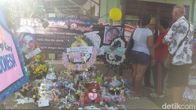 Ketua tim kuasa hukum Margriet, Bernadin, menyatakan mundur sebagai pengacara ibu angkat Angeline dengan alasan merasa tak cocok lagi secara prinsip.