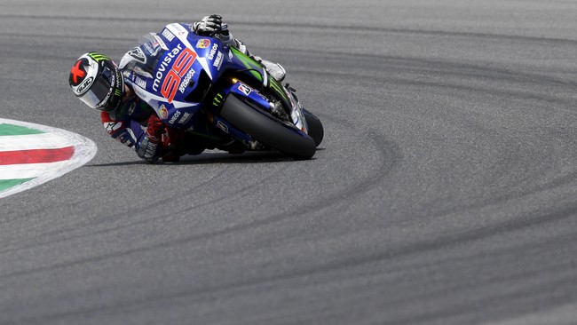 Jorge Lorenzo memecahkan rekor lap tercepat di Sirkuit Brno sekaligus menjadi yang tercepat pada latihan bebas ketiga MotoGP Republik Ceko, Sabtu (15/8).
