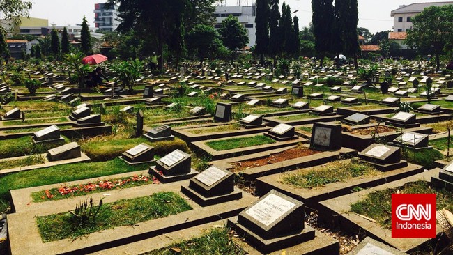 Penambahan fasilitas penerangan di makam dapat meminimalisir jumlah anak muda yang berpacaran areal kuburan.