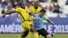 Juara Bertahan Uruguay Unggul Tipis atas Tim Undangan