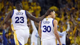 Warriors Selangkah Lagi Juara NBA