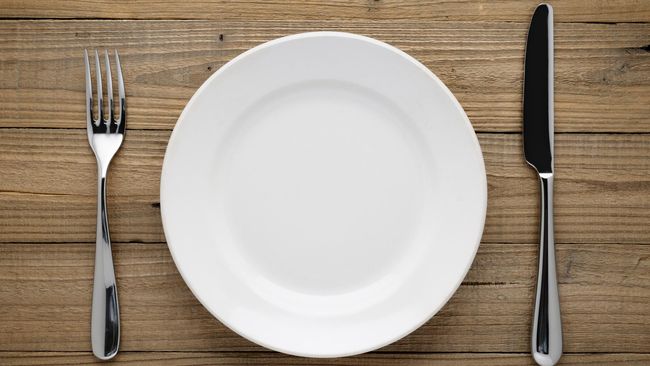 Menjalankan puasa, bukan alasan melepaskan diri dari gaya hidup sehat. Setelah menahan lapar dan haus, waktu berbuka puasa sering jadi momen 'balas dendam'.