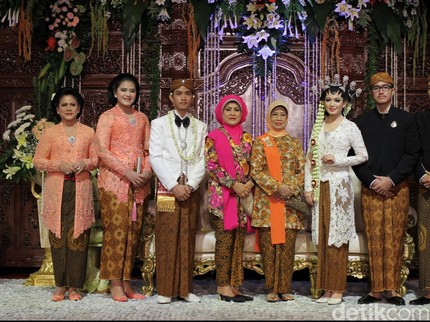 Kain Baju Pengantin Gibran-Selvi Ternyata Dibeli Iriana di Depan Pasar