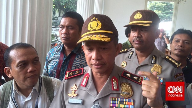 Dari lima PKL yang ditangkap, tiga orang telah ditetapkan sebagai tersangka yang salah satunya tengah hamil enam bulan.