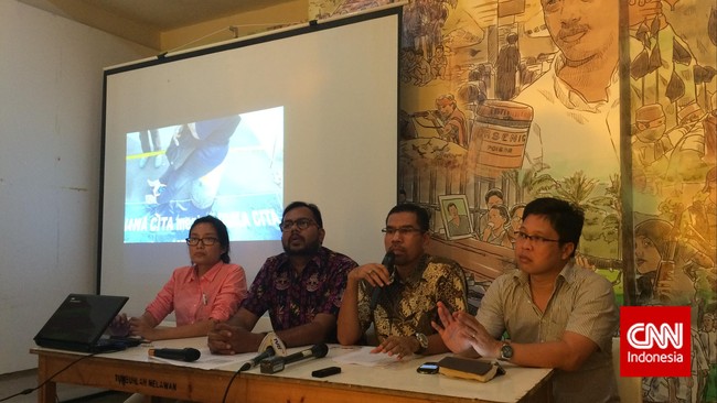 Para pegiat Hak Azasi Manusia menilai pembentukan tim tidak memiliki dasar hukum yang jelas. Mereka menilai kepala negara harus dilibatkan.