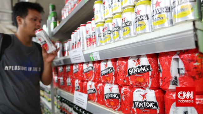 Selama belum ada Pemda yang mengajukan permohonan kelonggaran aturan penjualan miras, Kemendag masih melarang minimarket berjualan miras golongan A.
