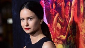 Katherine Waterston Jadi Penyihir di 'Spin-Off' Harry Potter