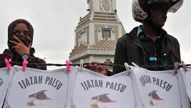 STIE GICI diduga telah melakukan pelanggaran berat berupa mengeluarkan ijazah tanpa proses pembelajaran yang benar. 