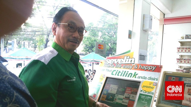 Sebelumnya, Panglima TNI Jenderal Moeldoko&nbsp;menilai aktivitas penerbangan komersial di bandara Halim Perdanakusuma mengganggu kegiatan TNI Angkatan Udara.