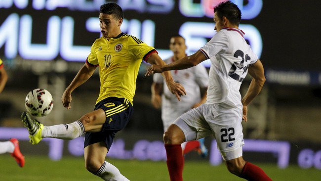 James mengatakan, pertandingan Kolombia melawan Argentina bukanlah duel antara dirinya dengan Messi. James itu mengakui belum satu level dengan Messi.