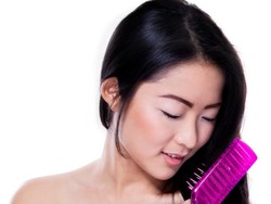 Ini Tanda Sisir Rambut Sudah Sangat Kotor dan Cara Membersihankannya