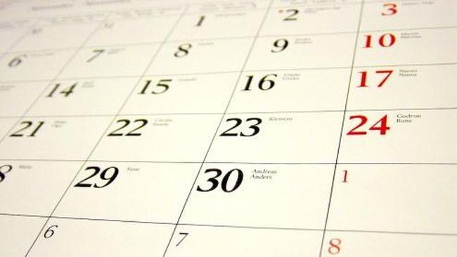 Hari libur di akhir pekan tentu menjadi primadona setiap orang. Tak heran jika hari itu ditunggu dan diingat siapapun. Misalnya saja hari Jumat.