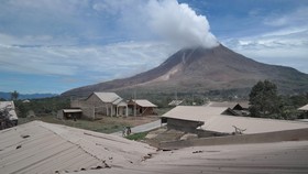 Gunung Sinabung Aktif, Bandara Kualanamu Normal