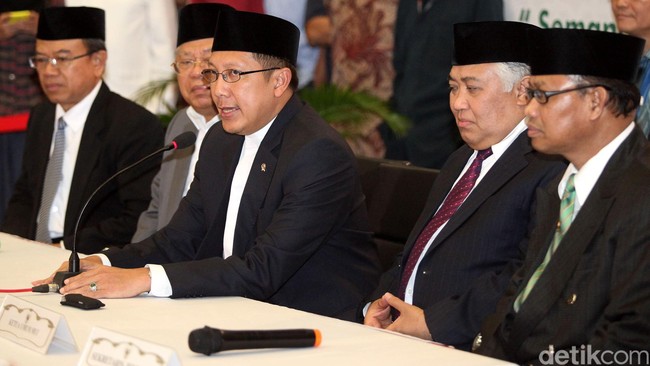 Penetapan Hari Raya Idul Fitri besok, Jumat (17/7), diputuskan setelah hilal terlihat di empat titik di Indonesia.