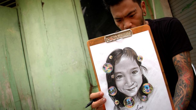 Dalam persidangan kali ini, orang tua kandung Angeline membeberkan perihal uang dan peraturan tak tertulis yang dibuat Margriet.