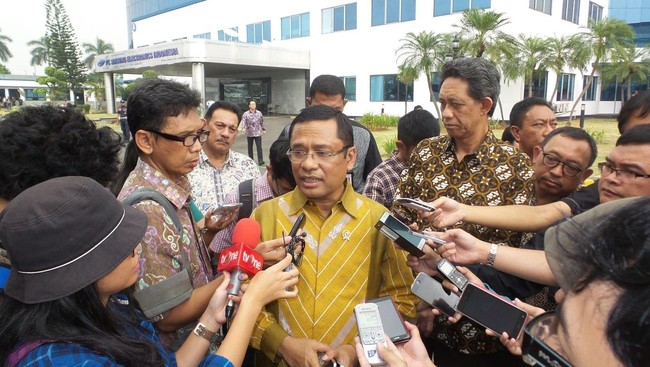 Pabrik perakitan ponsel Samsung di Bekasi akhirnya berdiri. Diresmikan langsung oleh Menteri Perindustrian Saleh Husin.